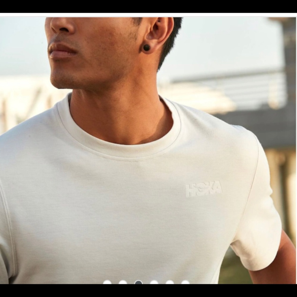 NWT Hoka One One men’s lifestyle tee